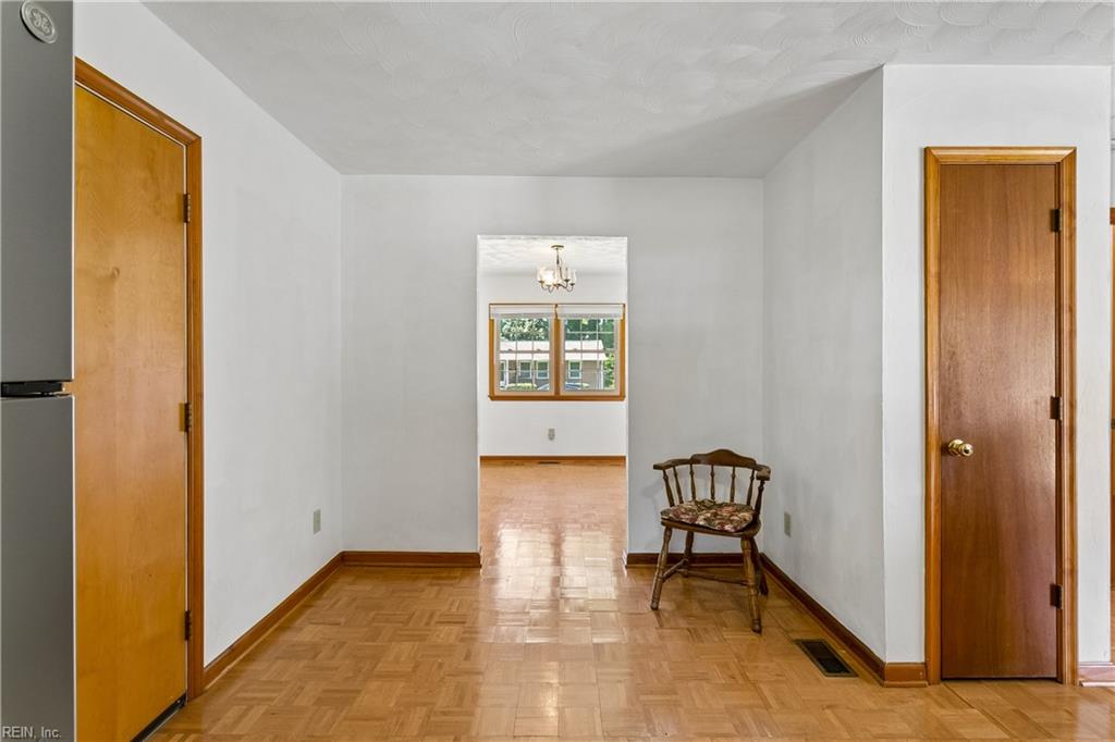 215 Woodbury Forrest Dr Property Photo 30