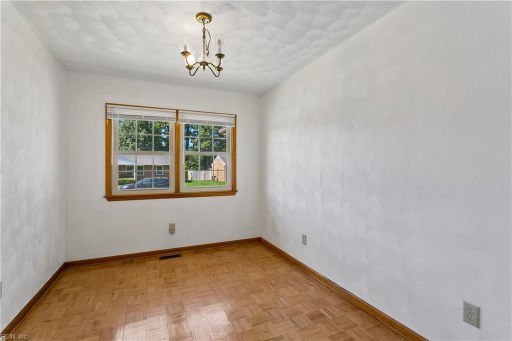 215 Woodbury Forrest Dr Property Photo 32