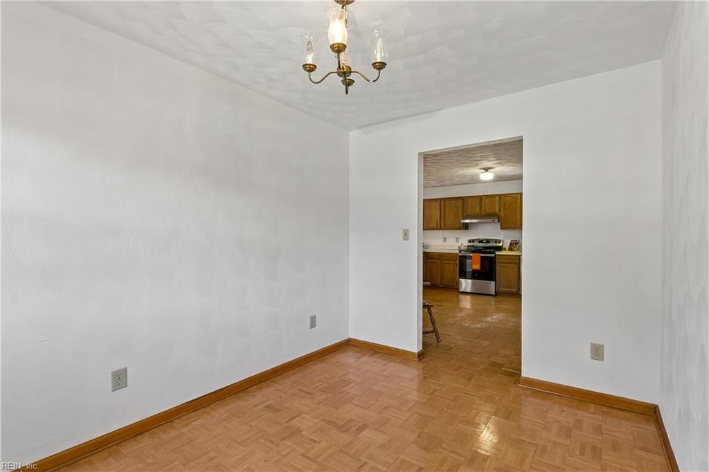 215 Woodbury Forrest Dr Property Photo 33