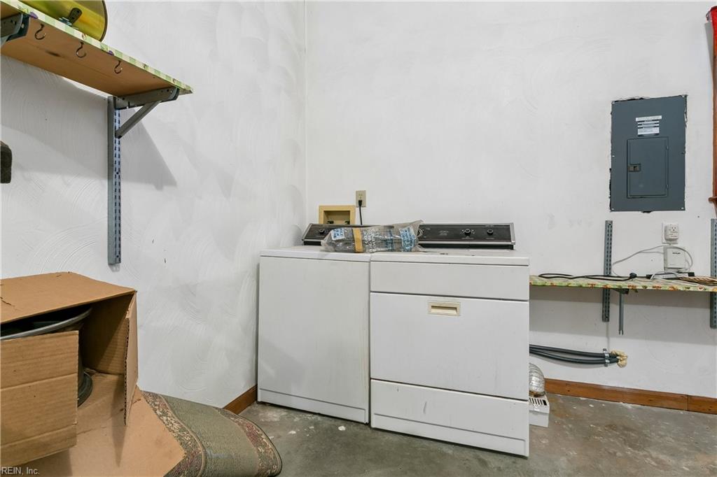 215 Woodbury Forrest Dr Property Photo 34