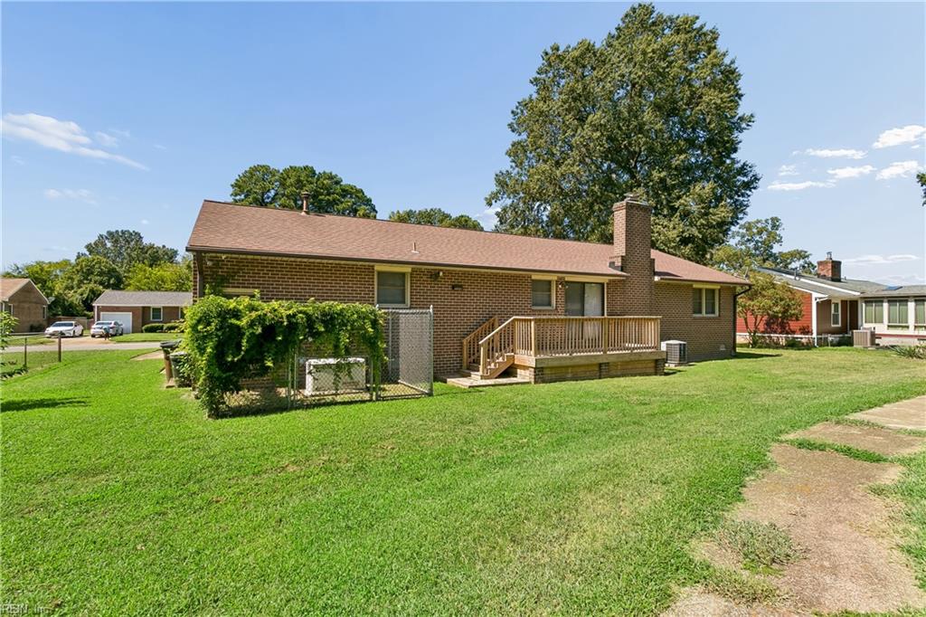 215 Woodbury Forrest Dr Property Photo 43