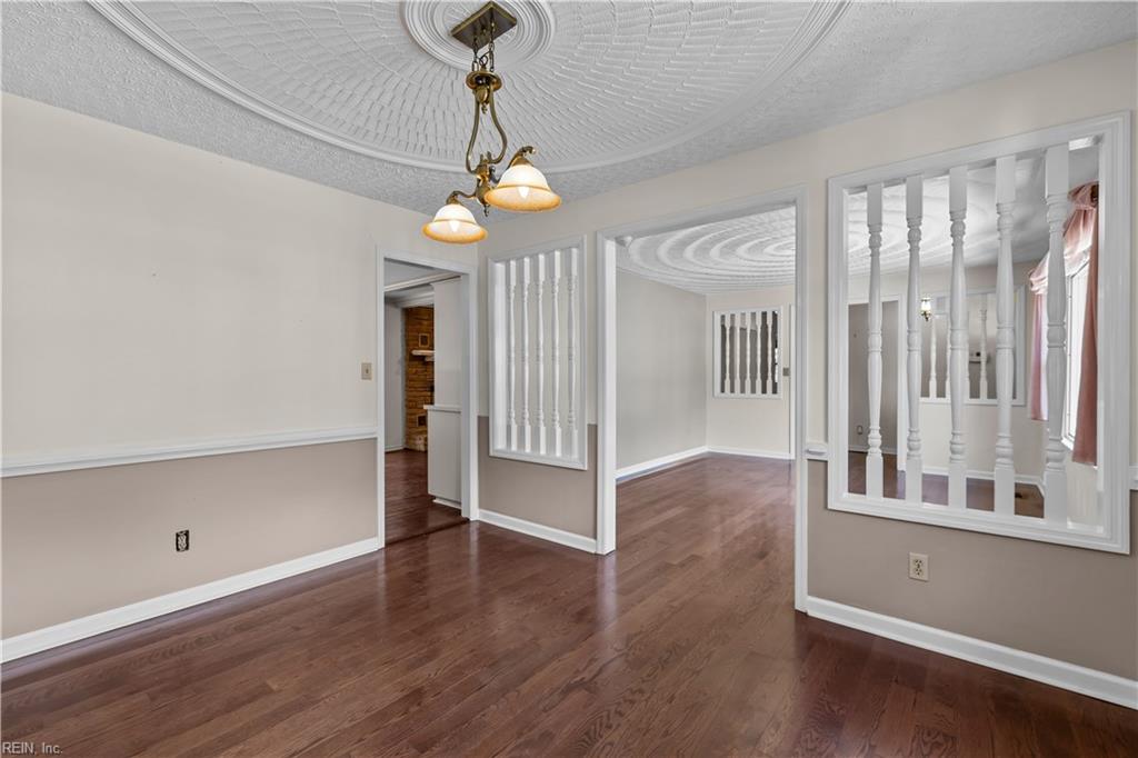 5917 Woodhaven Ct Property Photo 7