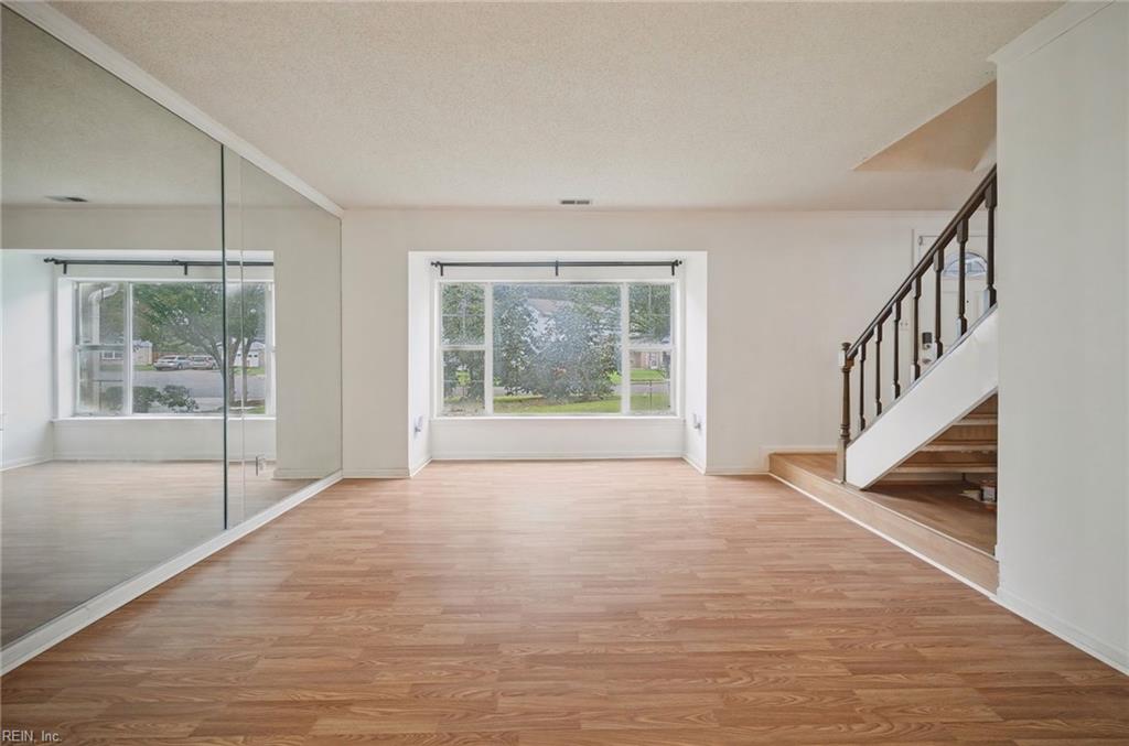4832 Orchard Ln Property Photo 6