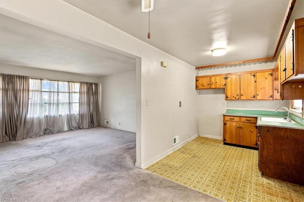 1819 Lightwood Ln Property Photo 7