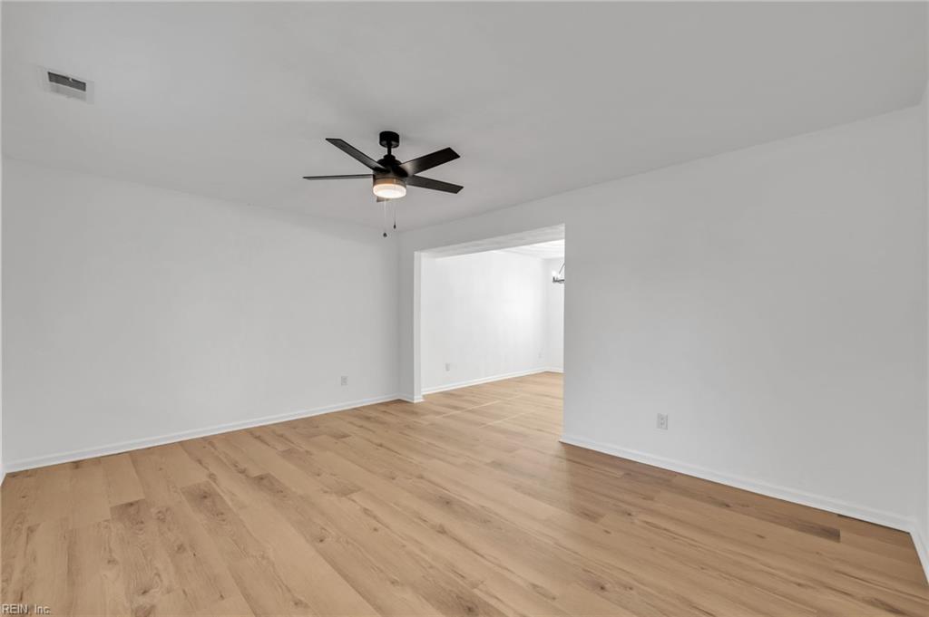 5664 Rushmere Dr Property Photo 8