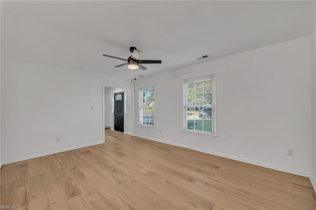 5664 Rushmere Dr Property Photo 10
