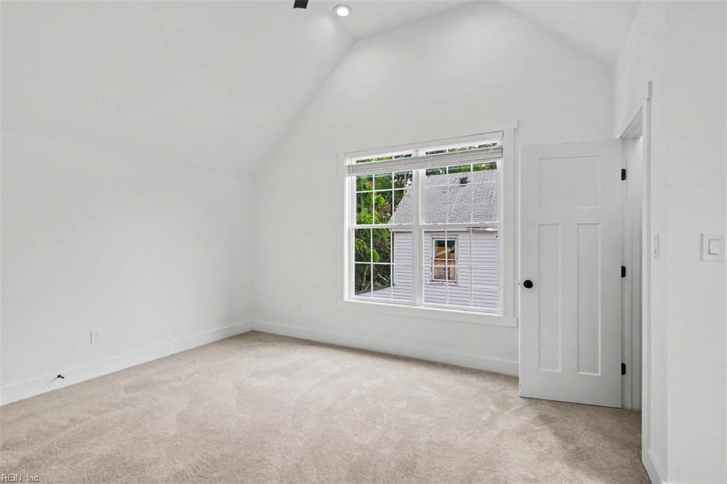 1229 29th St Property Photo 31