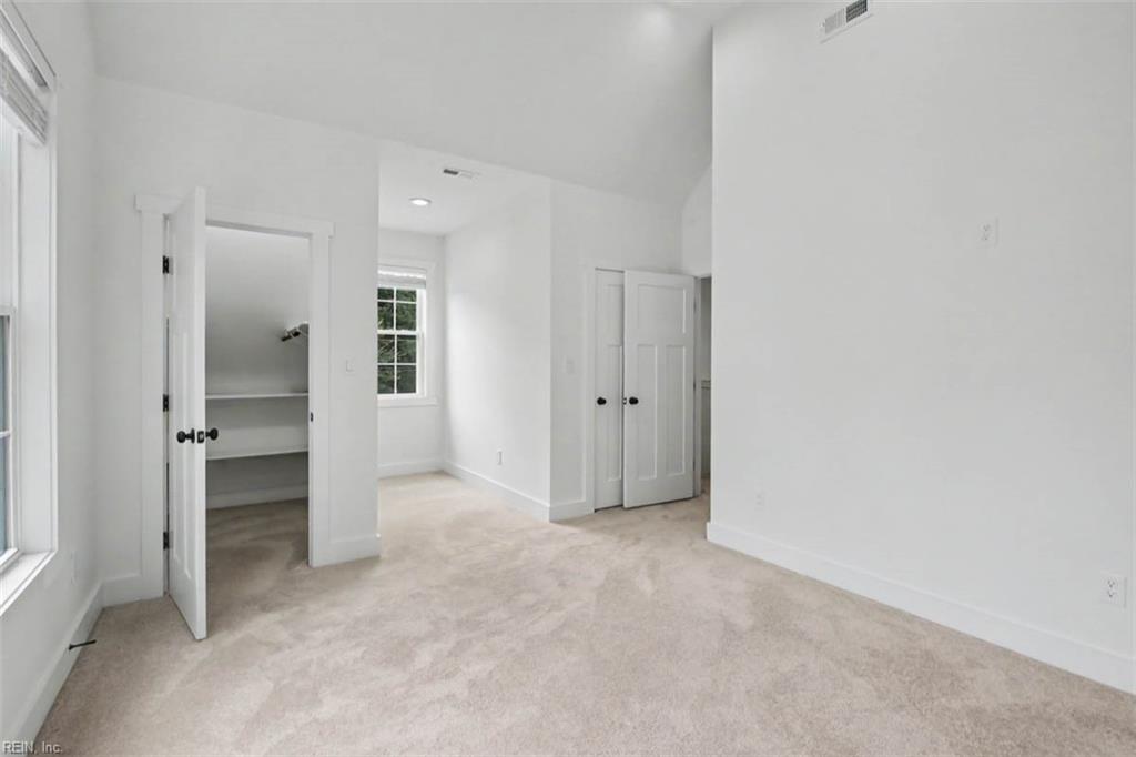 1229 29th St Property Photo 32