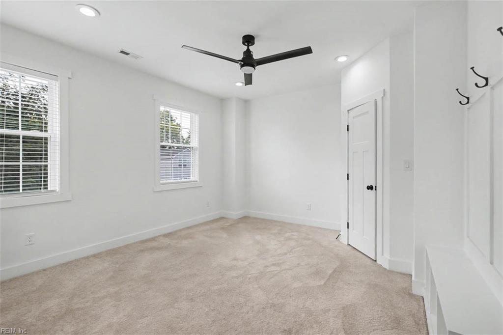 1229 29th St Property Photo 34