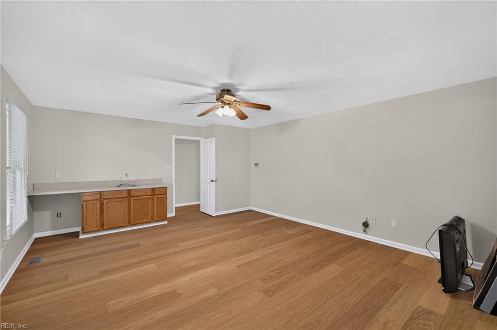 9570 Bay Point Dr Property Photo 30