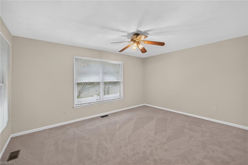 9570 Bay Point Dr Property Photo 32