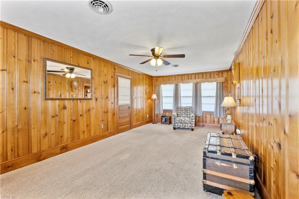 107 Grove Ave Property Photo 4