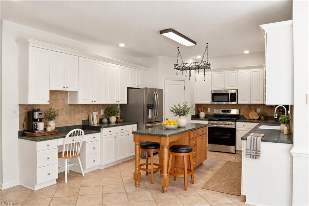 804 Wakedale Arch Property Photo 4