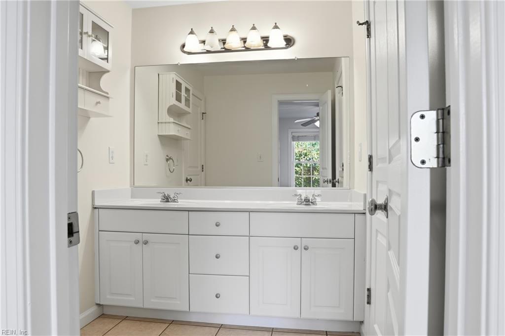 804 Wakedale Arch Property Photo 32
