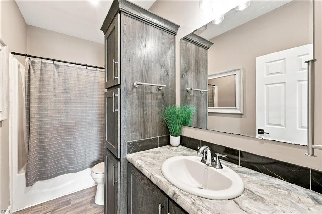 220 Kingsale Rd Property Photo 32
