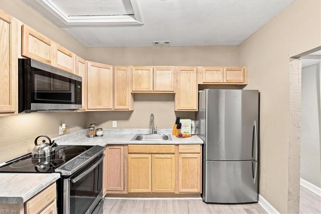 1027 31st St Property Photo 11