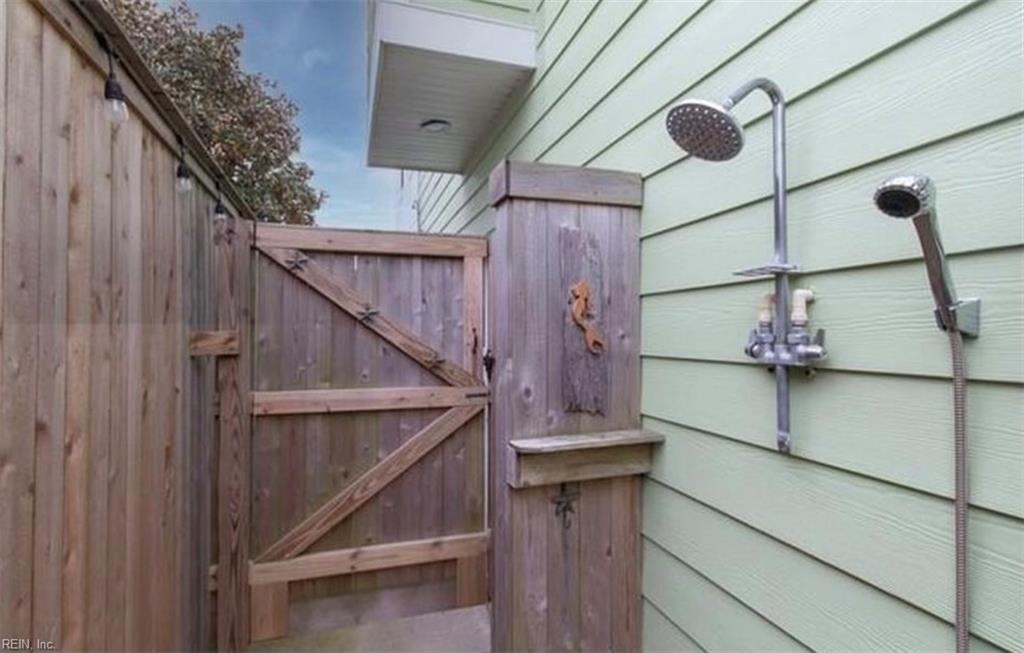 119 60th St Property Photo 22