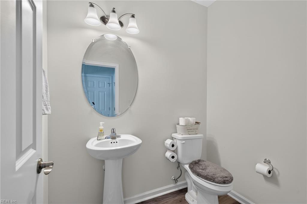 2075 Heron's Point Ln Property Photo 21