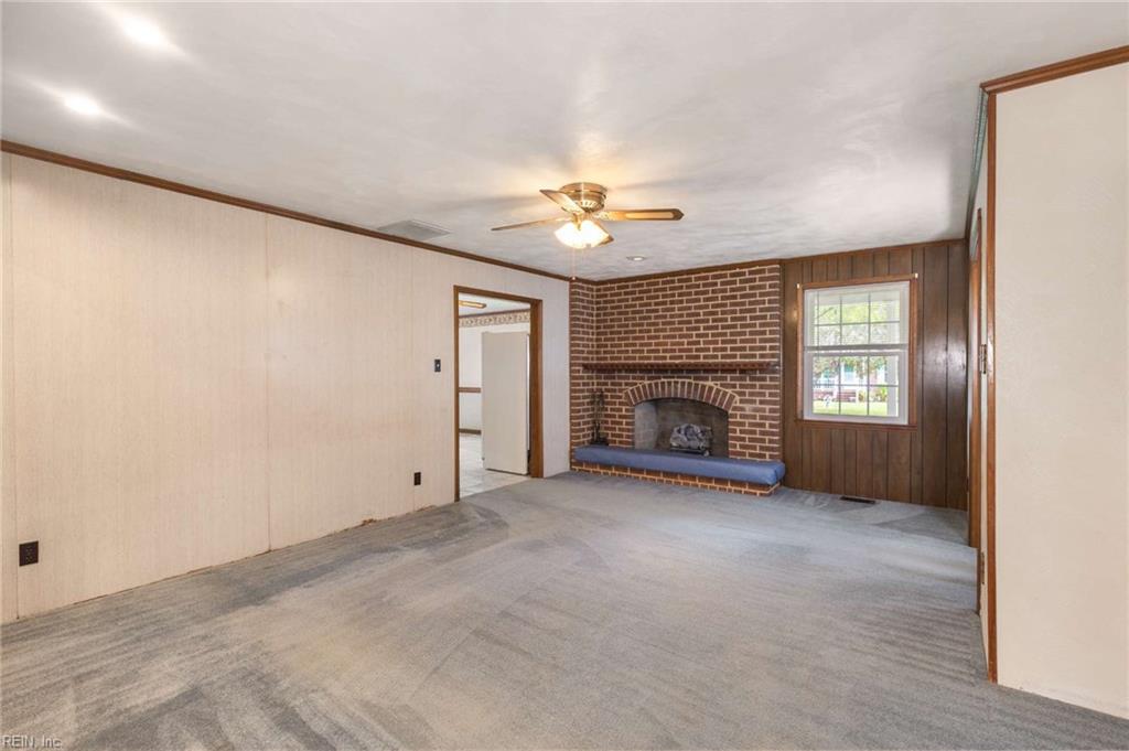 512 Winwood Dr Property Photo 4