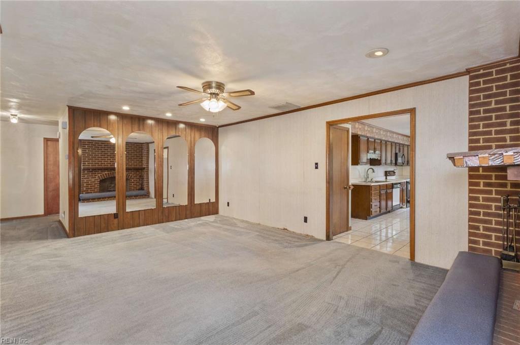 512 Winwood Dr Property Photo 5
