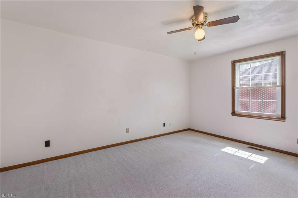 512 Winwood Dr Property Photo 6