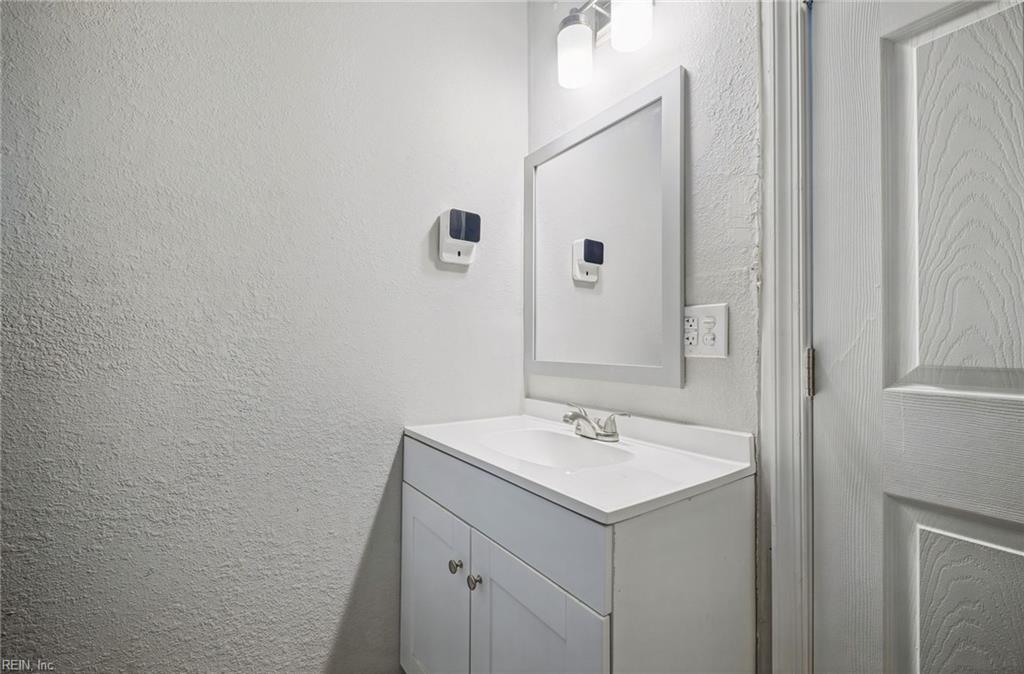 619 31st St Property Photo 17