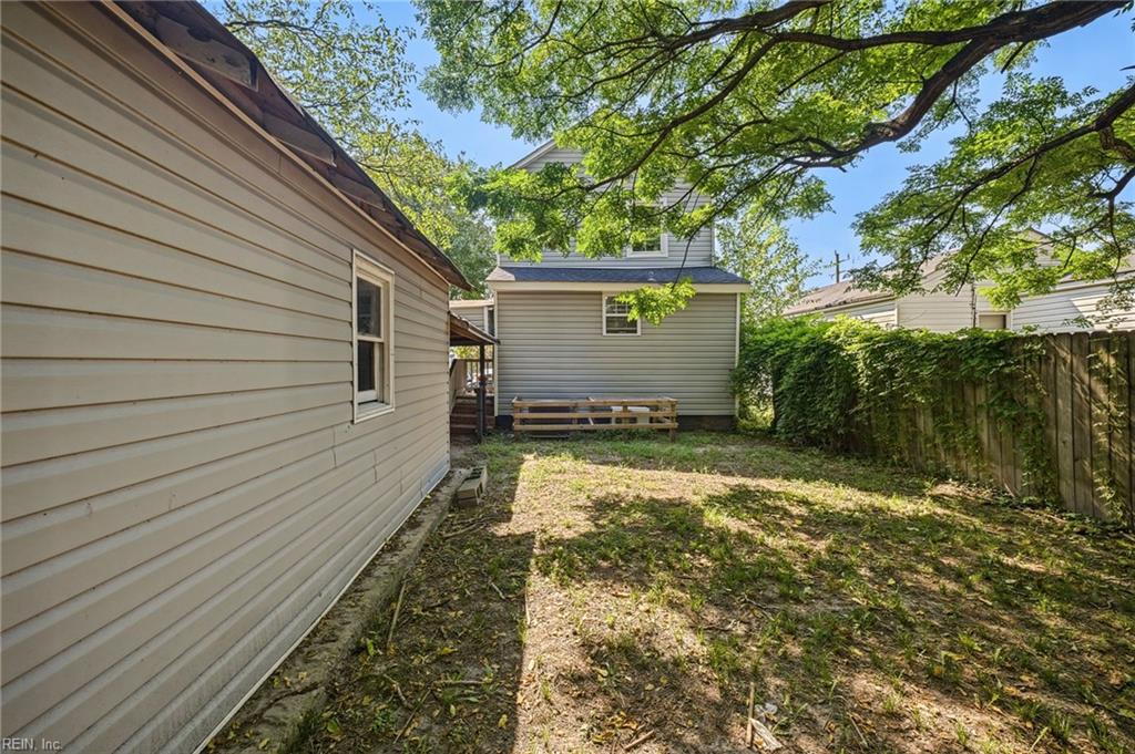 619 31st St Property Photo 22