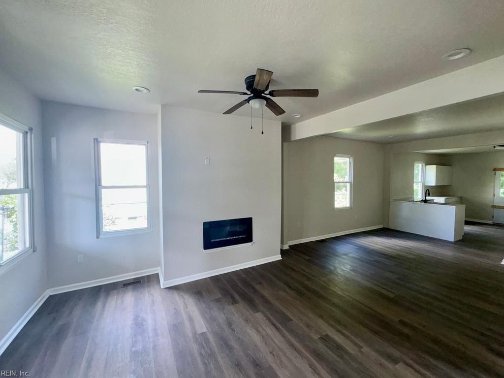 1831 Lasalle Ave Property Photo 3