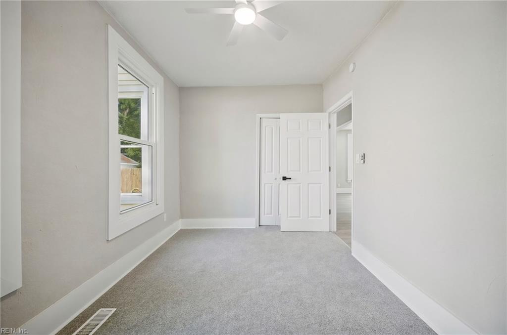 109 St James Ave Property Photo 12