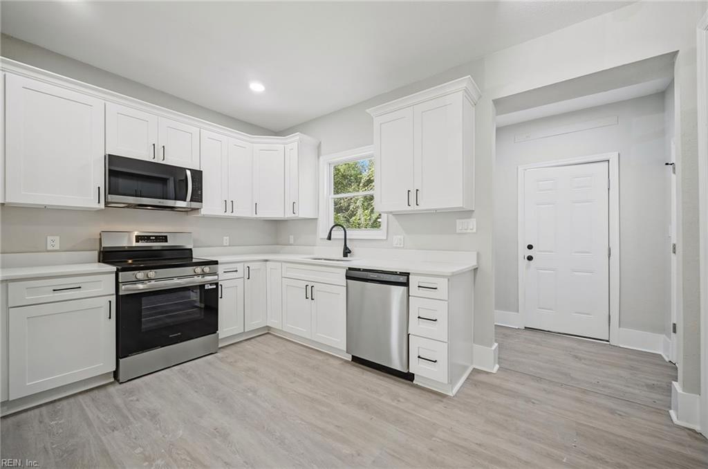 109 St James Ave Property Photo 17