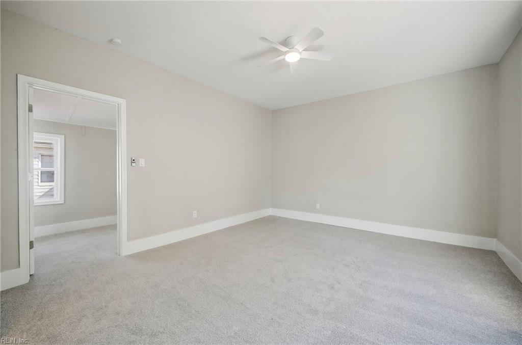 109 St James Ave Property Photo 23