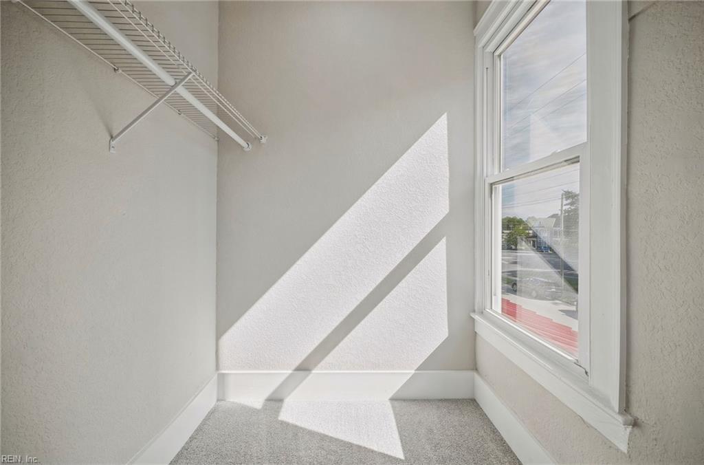 109 St James Ave Property Photo 30