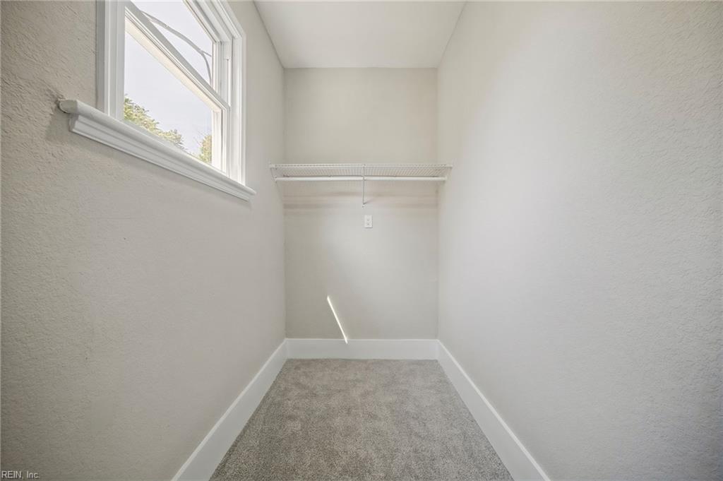 109 St James Ave Property Photo 31