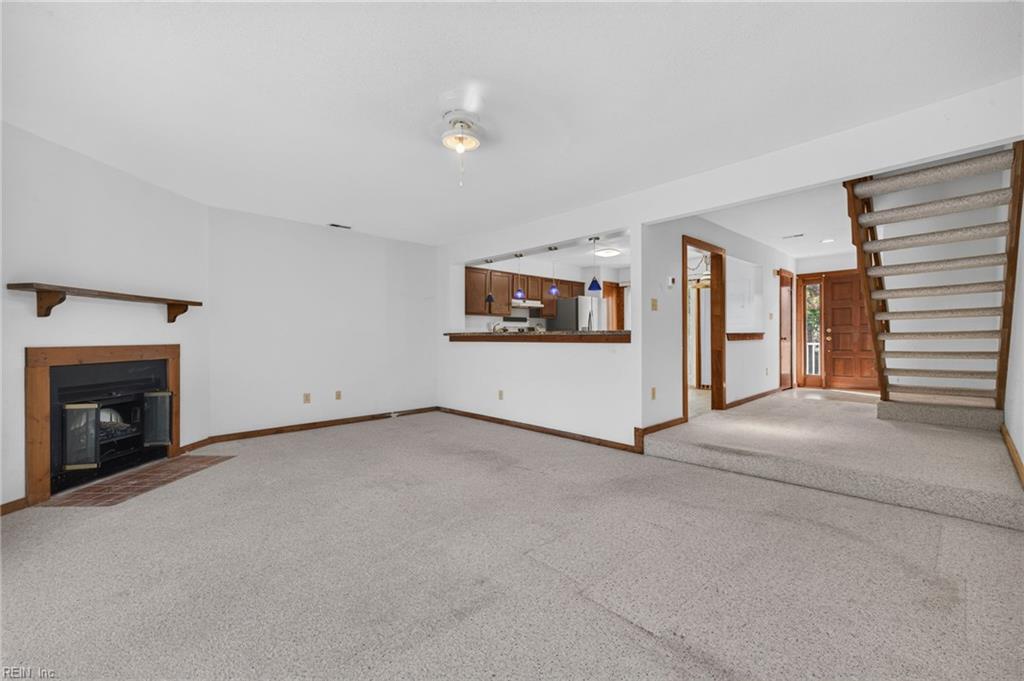 2644 Cove Point Pl Property Photo 4