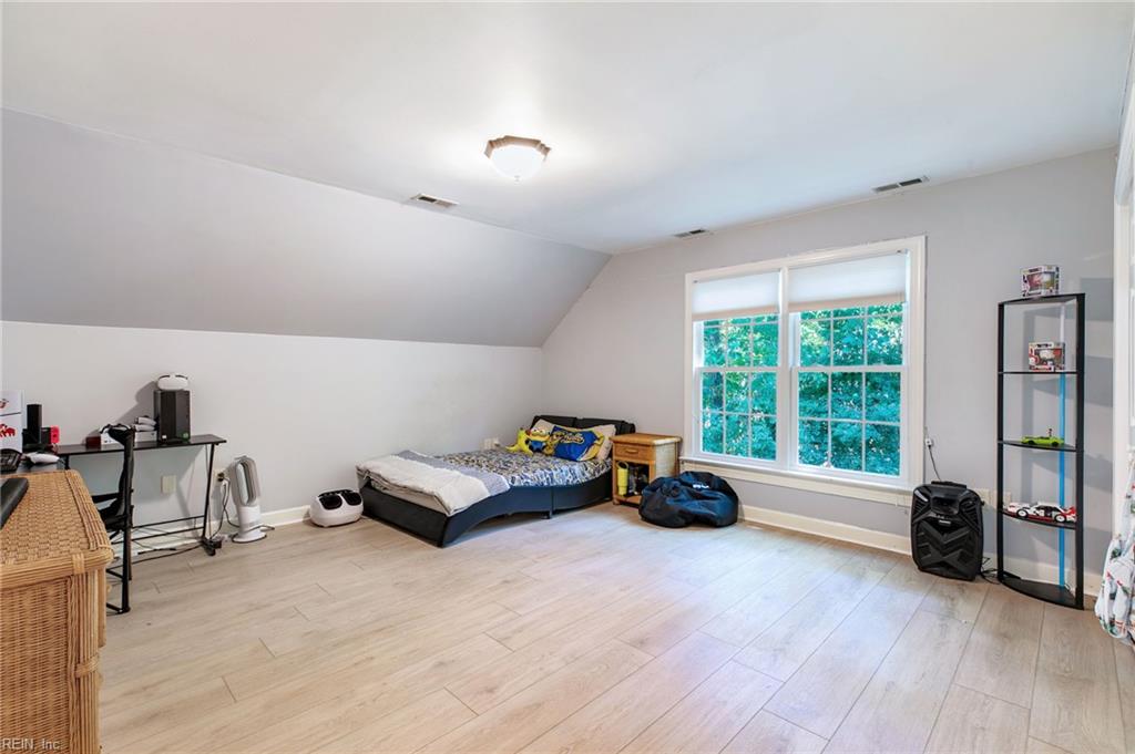 117 Leeds Property Photo 17