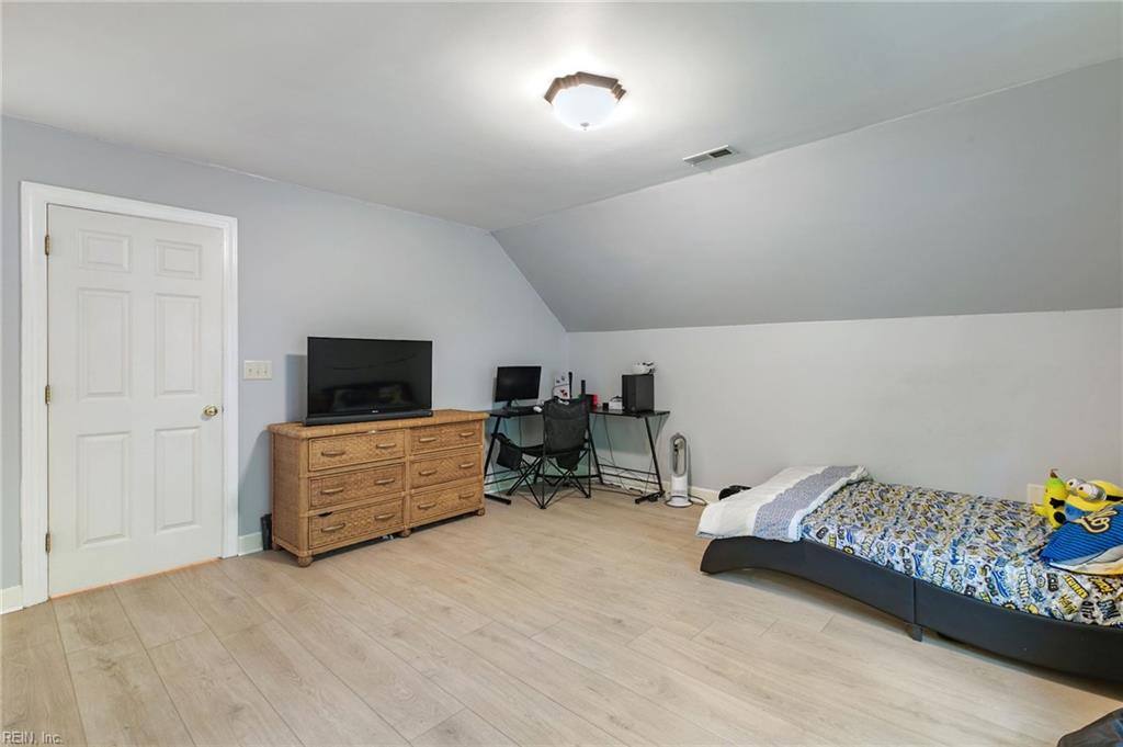 117 Leeds Property Photo 18