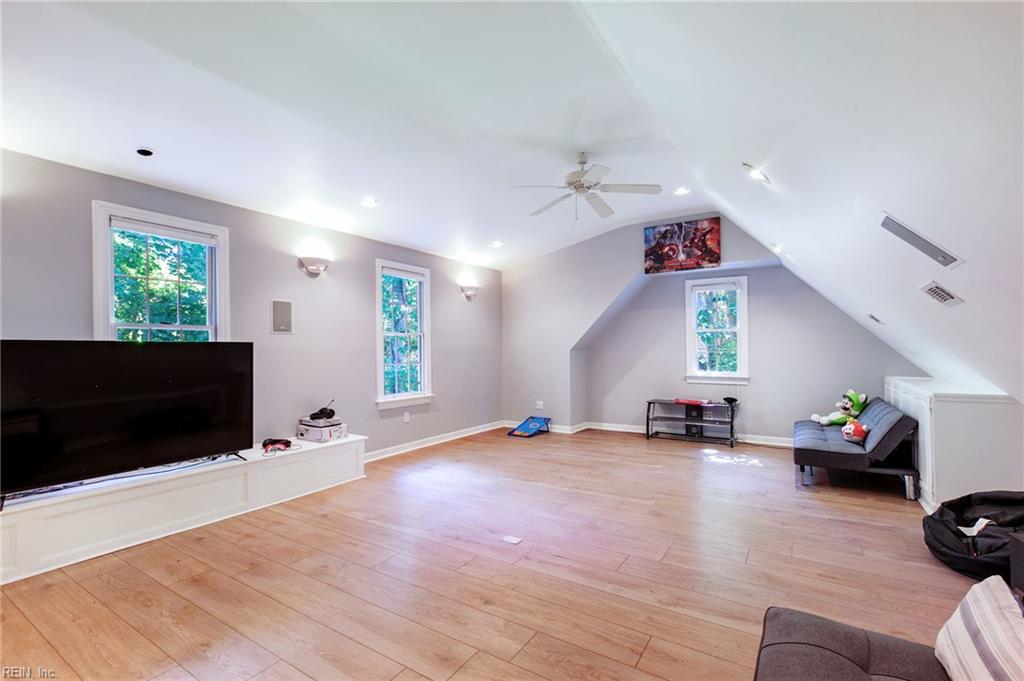 117 Leeds Property Photo 21