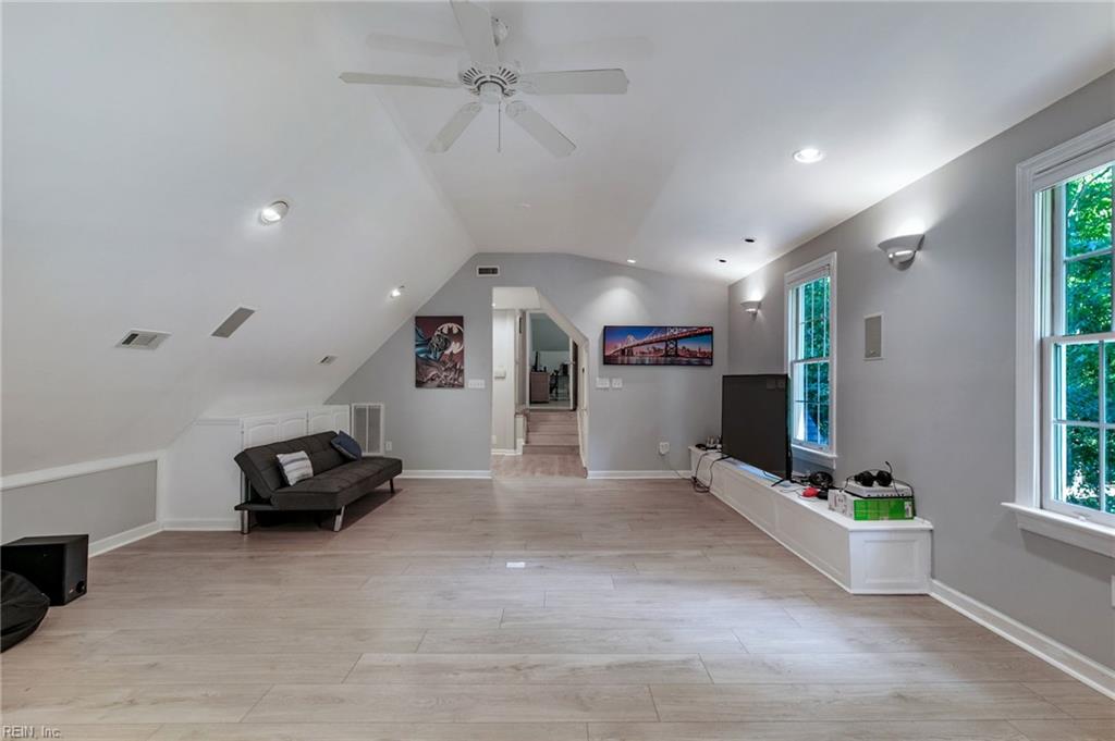 117 Leeds Property Photo 22