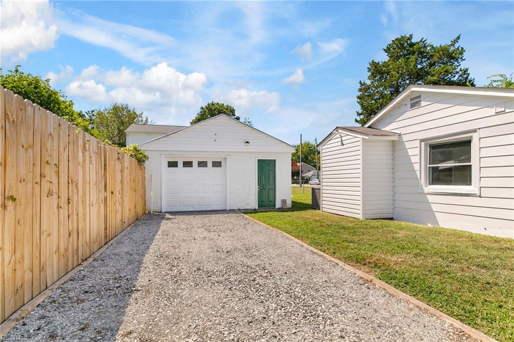 142 Center Ave Property Photo 4