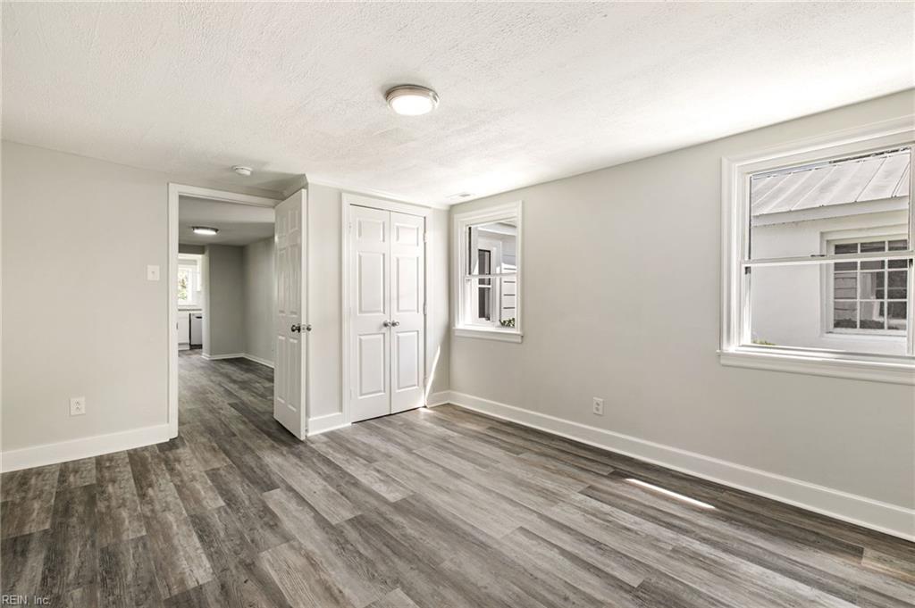 142 Center Ave Property Photo 16