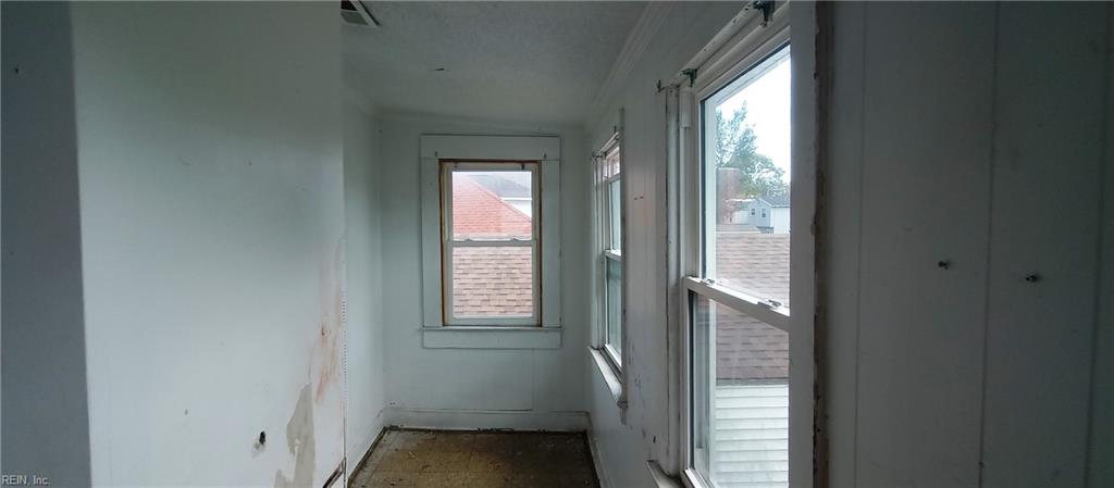 838 29th St Property Photo 18