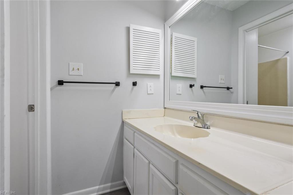 5525 Campus Dr Property Photo 18