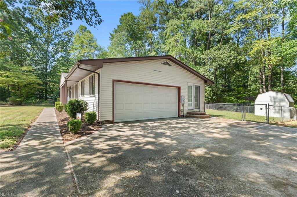 6481 Glenside Ct Property Photo 5