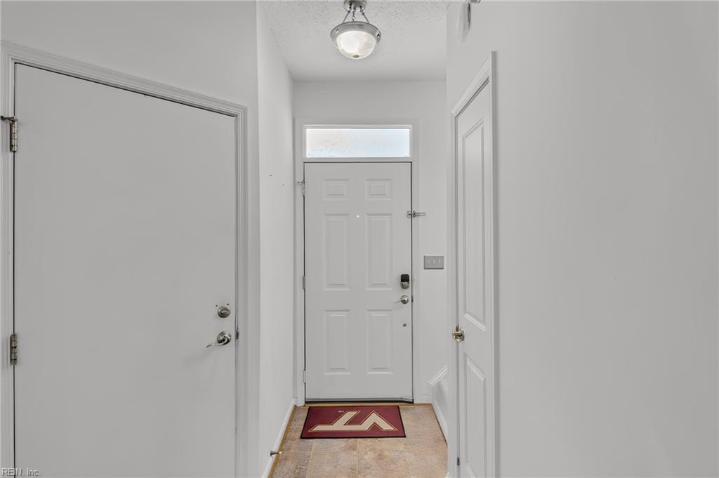 1273 Lake Dr Property Photo 5
