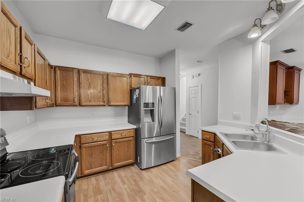 1273 Lake Dr Property Photo 10