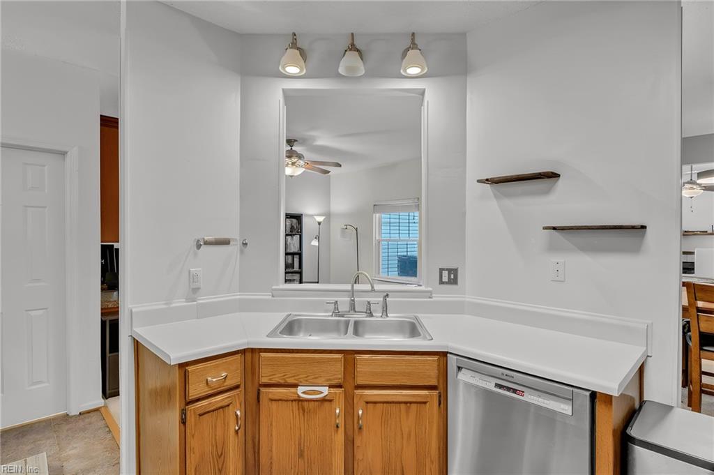 1273 Lake Dr Property Photo 11
