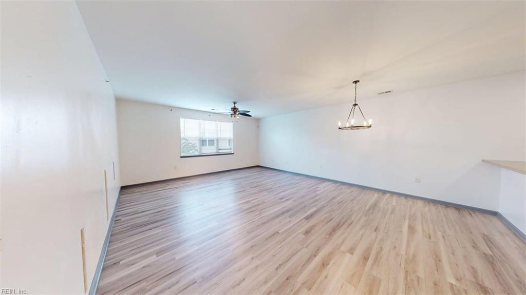 4332 Hillingdon Bnd Property Photo 6