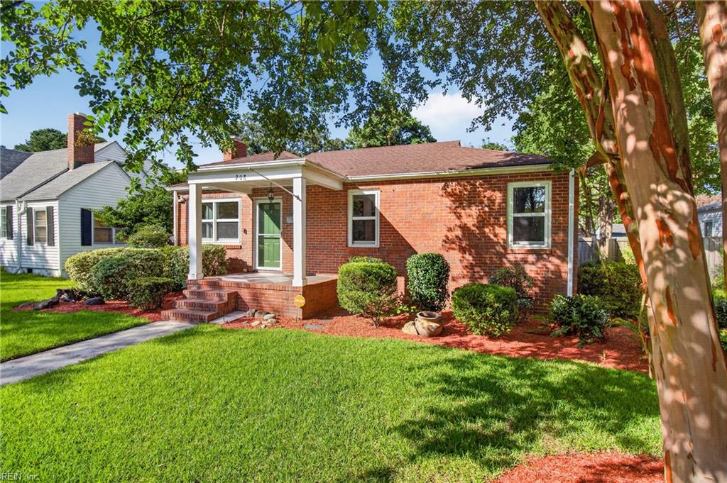 208 Forsythe St Property Photo 2