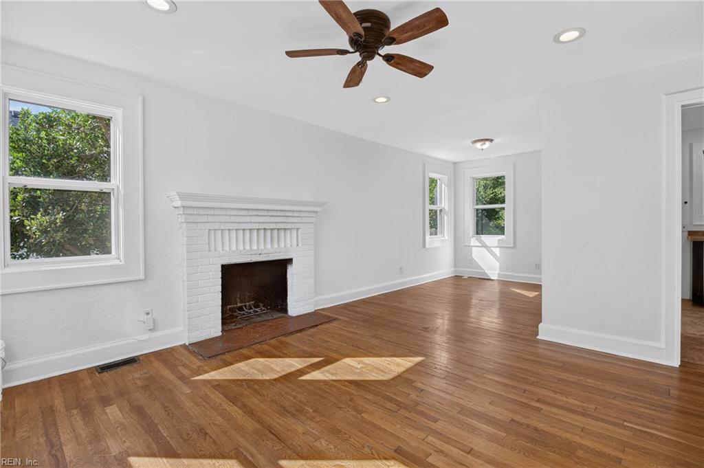 208 Forsythe St Property Photo 5