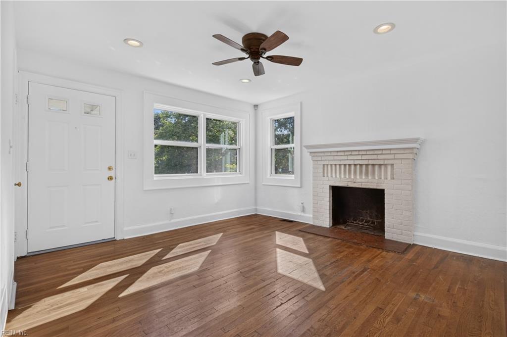 208 Forsythe St Property Photo 6